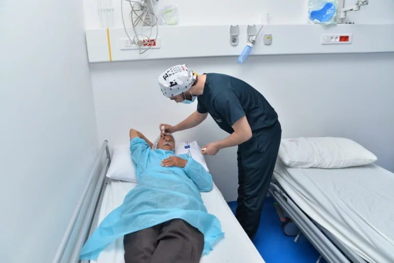 presbytie, astigmatisme, kératocône, œil sec, œil rouge, irritation oculaire, douleur oculaire, inflammation oculaire, infection oculaire, vision floue,