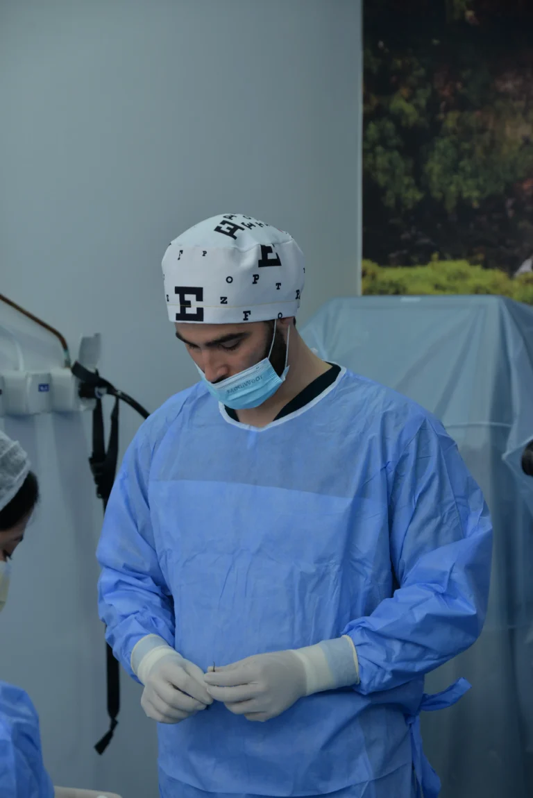 presbytie, astigmatisme, kératocône, œil sec, œil rouge, irritation oculaire, douleur oculaire, inflammation oculaire, infection oculaire, vision floue,