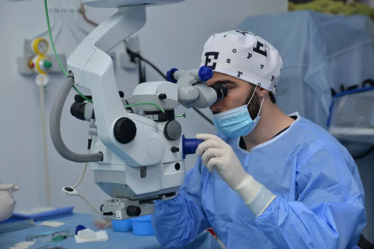 rétinopathie diabétique, dégénérescence maculaire, ophtalmologie pédiatrique, chirurgie de la cataracte, traitement du glaucome, maladies rétiniennes, maladies de la cornée, myopie, hypermétropie,