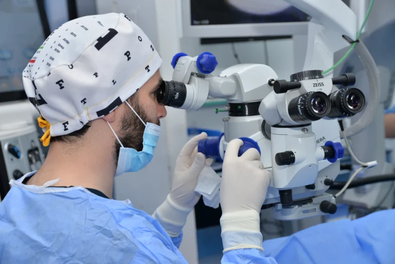 consultation ophtalmologique, examen de la vue, chirurgie des yeux, correction visuelle, lunettes, lentilles de contact, chirurgie réfractive, opération des yeux, LASIK, Cataracte Chirurgie de cataracte laser chirurgie de cataracte glaucome,