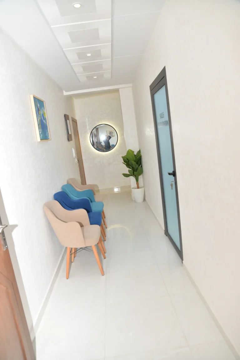 طبيب عيون في فاس طبيب عيون شبكية العين قصر النظر التهاب الملتحمة القرنية المخروطية احمرار العين فحص العيون جراحة العيون قطرات العيون الماء الأبيض